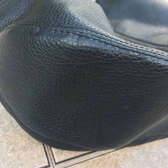 Vince Camuto black leather chain purse handbag - Picture 9 of 13